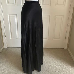 BHLDN, Ghost London, L